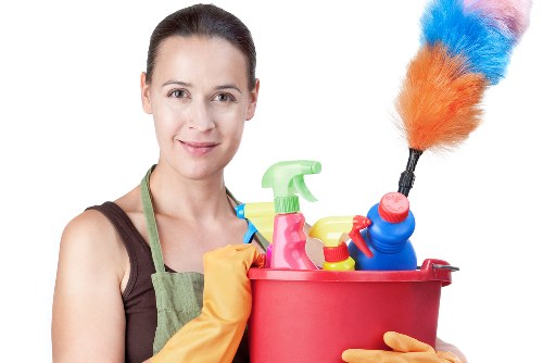 Cleaning surfaces for deposit-ready property handover